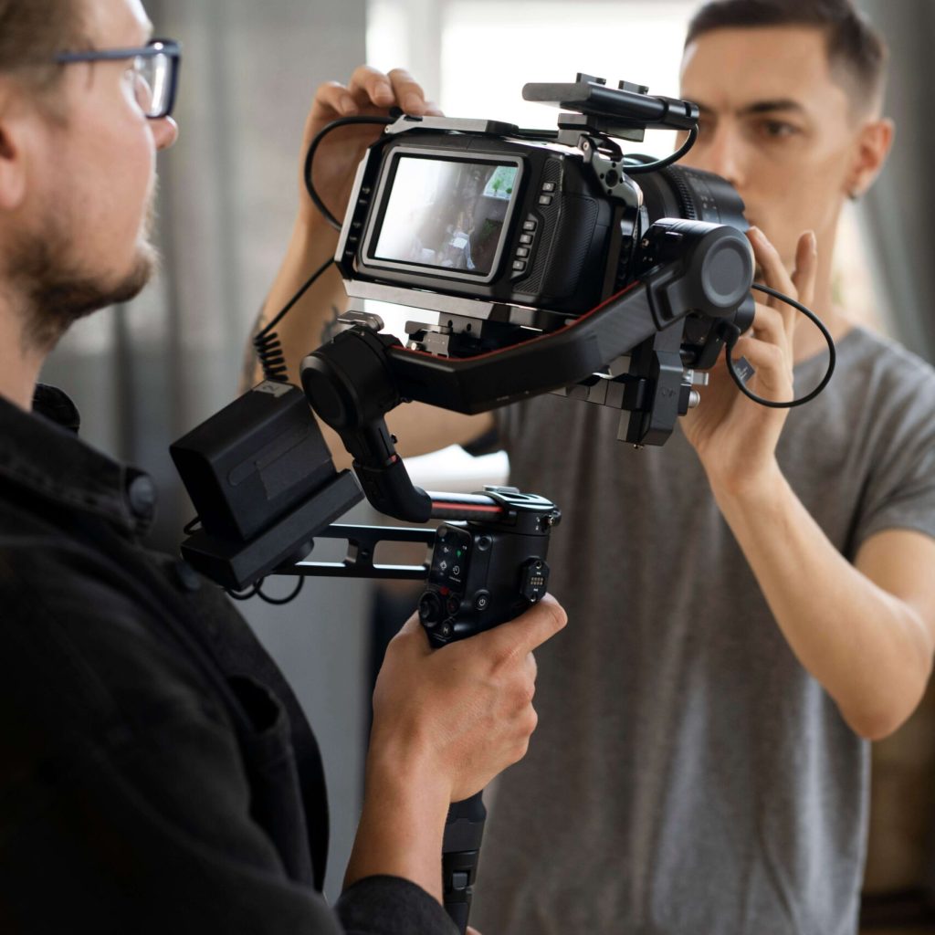 people-working-together-new-movie (1)